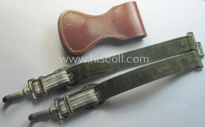 Attractive - and only minimally used- ie. worn! - example of a 'standard-issued'-pattern pair of so-called: WH (Heeres) dagger-hangers (ie. 'Gehänge für den Heeres-Offiziersdolch')