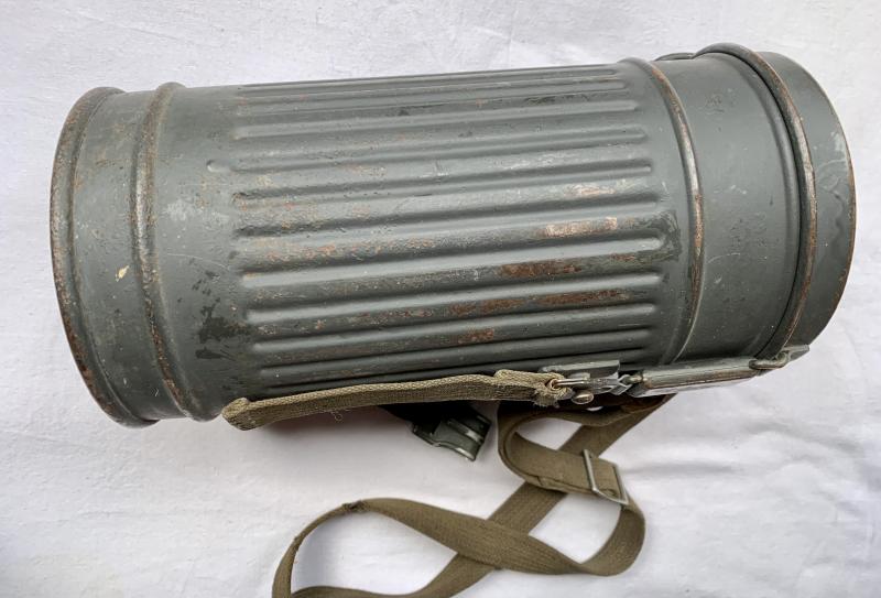 Short Field-Grey Painted Gasmask in Canister