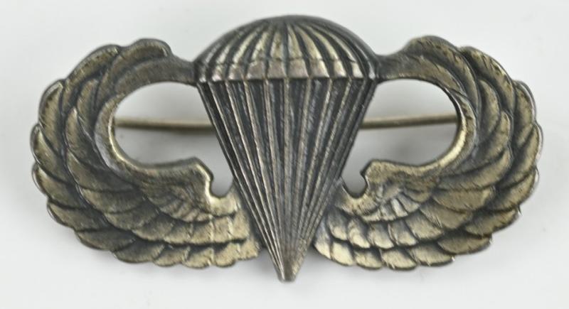 US WW2 paratrooper Jumpwing 'Robbins & Co.'