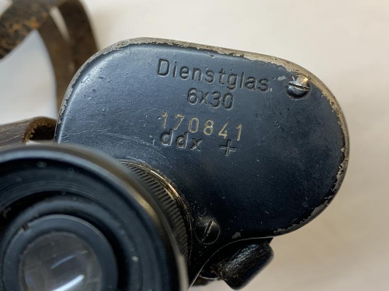 WH (Heer) Binoculars 'Dienstglas' in Bakelite Case