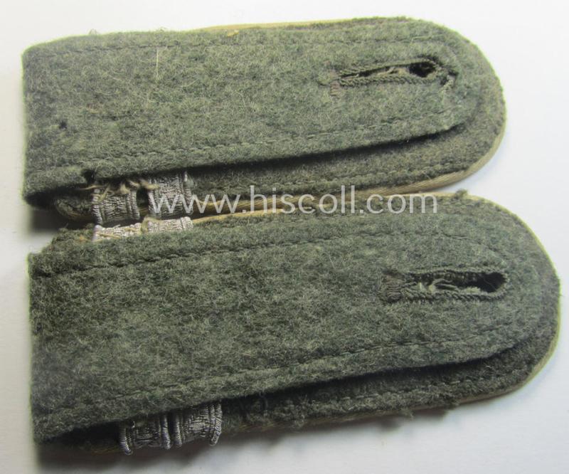 Pair of WH (Heeres), 'M40 o. M43'-pattern EM-type shoulderstraps: 'Soldat u. Offz.-Anwärter u. Mitglied eines Inf.-Rgts.'