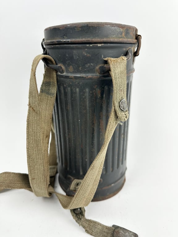 WW2 German Luftwaffe gasmask( short version)"Set"