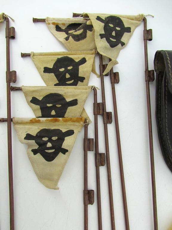 Rare Wehrmacht Satz Spürfähnchen – Complete with Leather Carrying Case and Original Trassenband – 1940