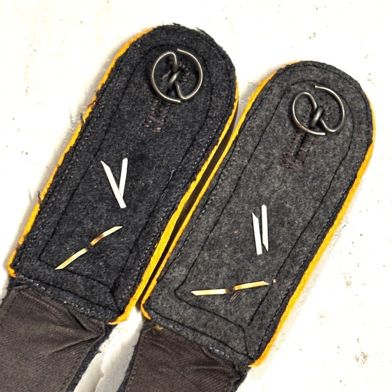 LW Kriegsschule shoulder boards