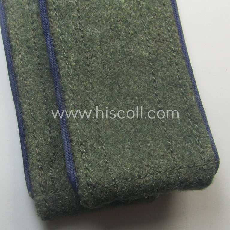 Pair of WH (Heeres) simplified- (ie. 'M44'-) pattern EM-type shoulderstraps: 'Soldat eines Sanitäts-Abts. o. Rgts.'