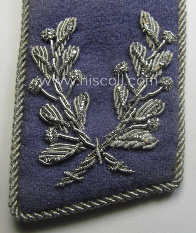 Moderately used - fully matching and scarcely found! - 'Luftschutz' (ie. RLB-related-) officers'-pattern- and hand-embroidered collar-tab-pair ('Kragenspiegelsatz') and dito board as intended for an: 'RLB-Luftschutzführer'