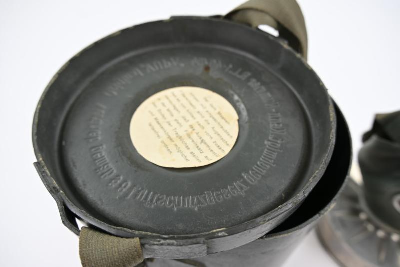 German Luftschutz Gasmask & Tornister VUPA