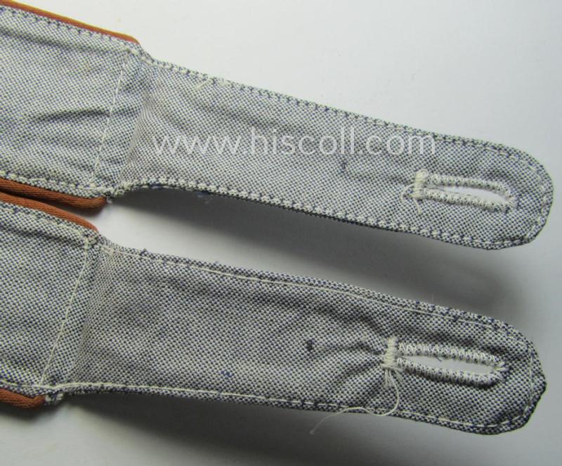 Pair of WH (LW) 'summer-style' EM-type shoulderstraps (as especifically intended for usage on the: 'blau-mellierter-Hemden') (ie. summer-shirts) as was intended for a: 'Soldat der LW-Nachrichten-Trpn.'