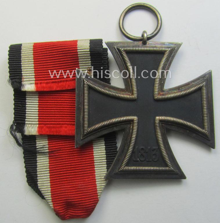 'Eisernes Kreuz II. Klasse' being a (typical) non-maker-marked example by a (by me) unidentified maker (ie. 'Hersteller')