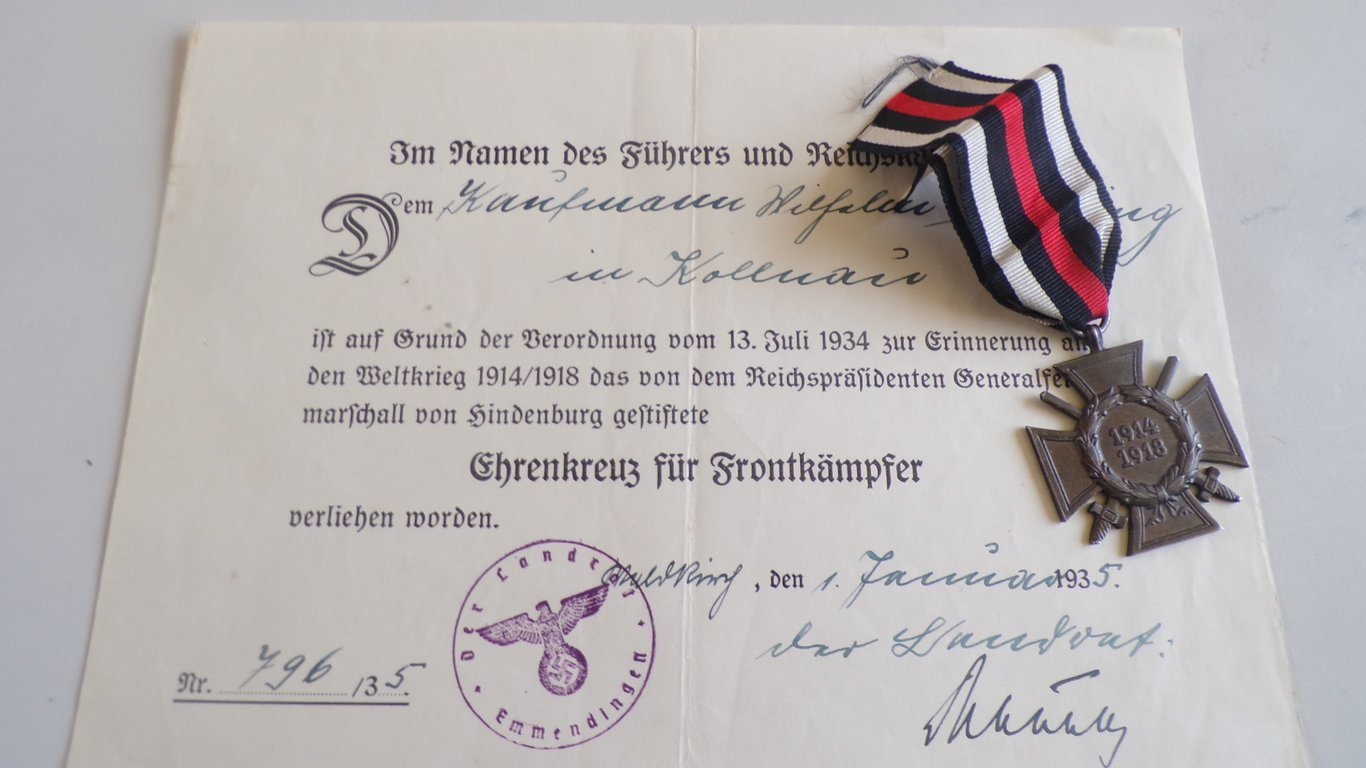 large grouping of a WWI and WWII veteran 2/2