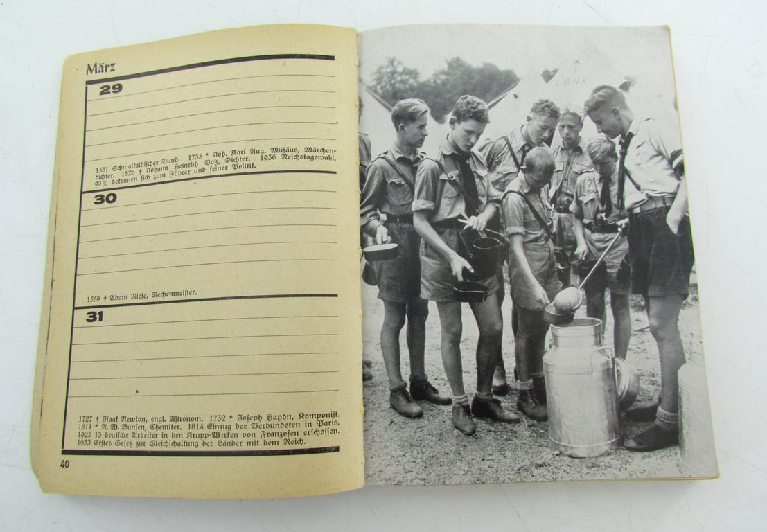 Hitler Youth small Booklet : "Schulkamerad" from Dr. Königs