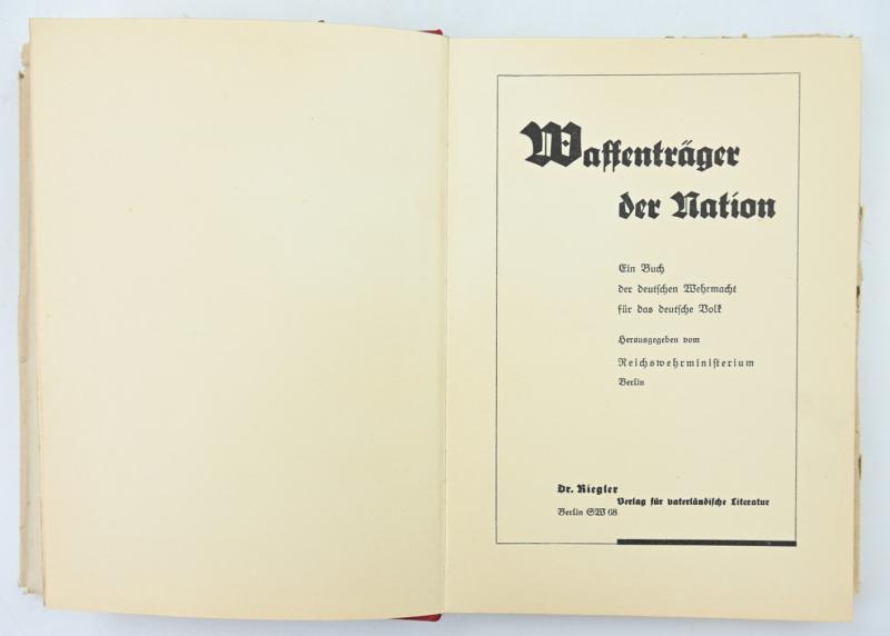 German Book 'Waffenträger der Nation'
