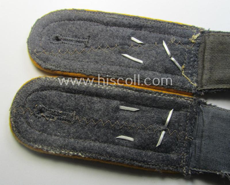 Very unusually seen, pair of WH (Luftwaffe) NCO-type, neatly 'cyphered' shoulderstraps as was intended for usage by a: 'Feldwebel der Flieger- o. Fallschirmjäger-Truppen u. Mitglied einer Unteroffiziersschule'