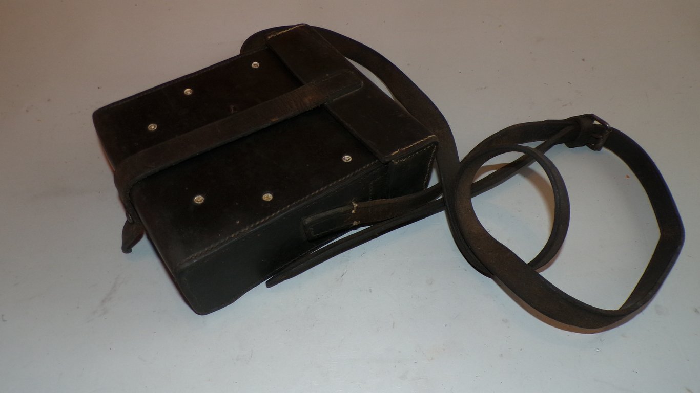 MG13 Gunners tool pouch with content