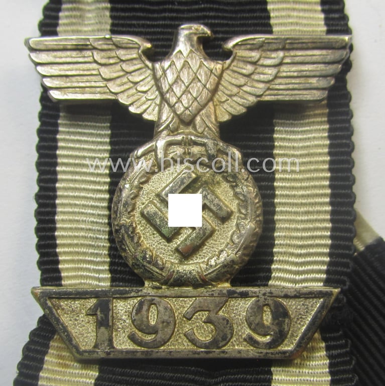 Moderately used- and/or worn example of a: 'Wiederholungsspange zum EK II. Kl.' as was (I deem) produced by the: 'Wilh. Deumer'-company