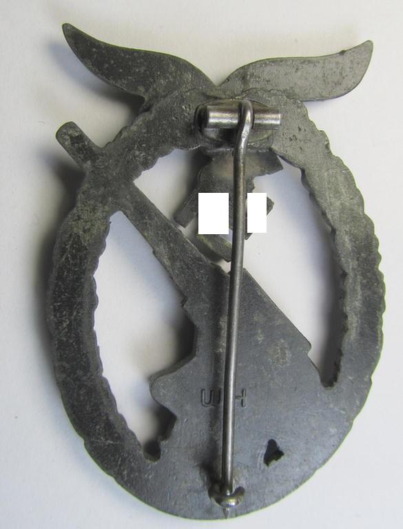 Later-war period- and/or: zinc- (ie. 'Feinzink'-) based- example of a maker- (ie. 'WH'-) marked, WH (Luftwaffe) 'Flakkampfabzeichen' (or: airforce anti-aircraft badge), as was produced by the desirable: 'Wilhelm Hobacher'-company