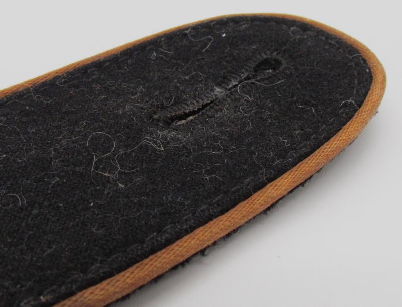 Waffen-SS EM/NCO Aufklärung/Kradschützen Shoulder Board