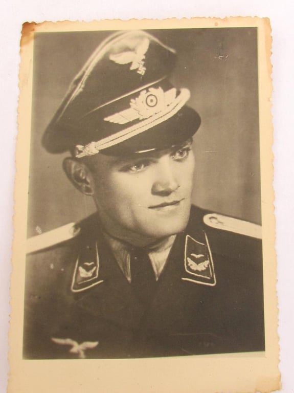 Portrait Photo ( Postcard ) of a Luftwaffe Flak Member