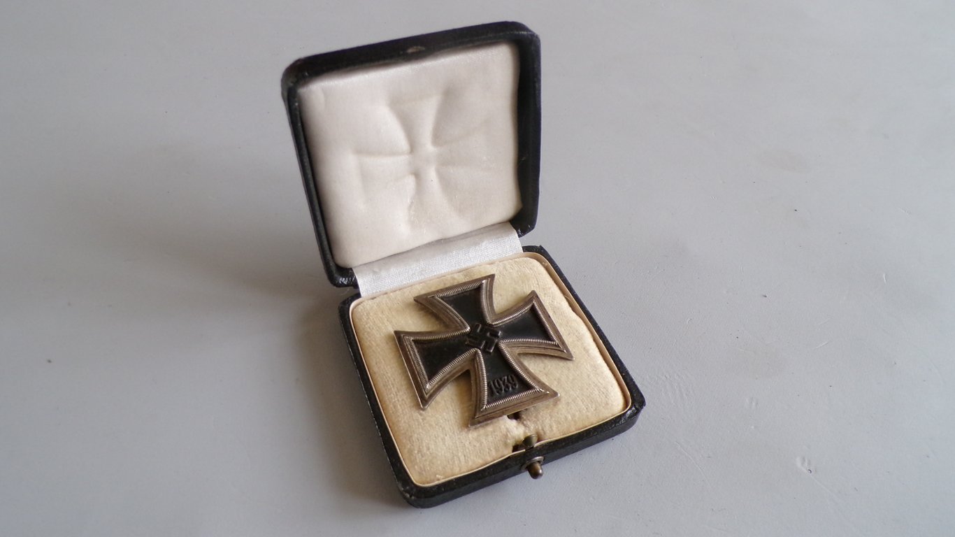 Curved, Named and Cased Iron Cross first Class