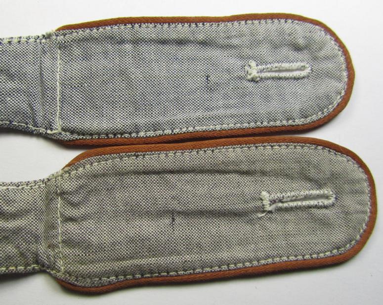 Fully matching pair of WH (LW) 'summer-style' EM-type shoulderstraps (as was specifically intended for usage on the: 'blau-mellierter-Hemden') (ie. shirts) as was intended for a: 'Soldat der LW-Nachrichten-Truppen'