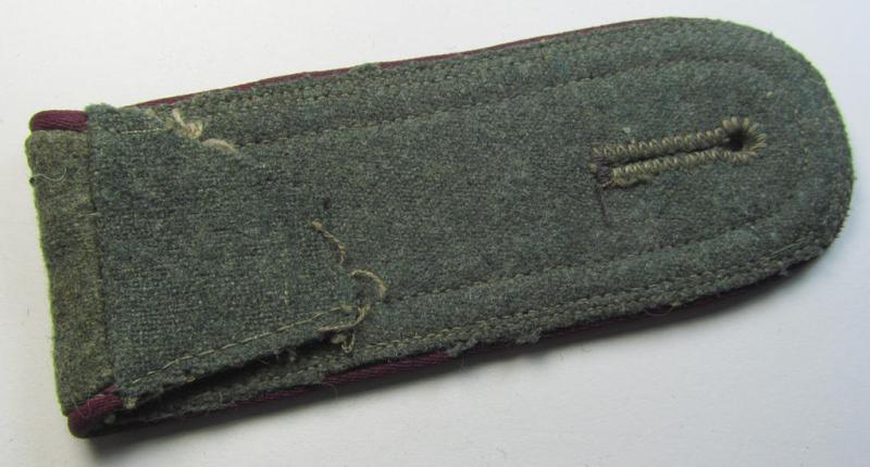 Neat - albeit regrettably single! - WH (Heeres) - I deem - mid-war-period- (ie. 'M41/M43'-pattern) NCO-type shoulderstrap as was intended for usage by an: 'Unteroffizier einer Nebelwerfer-Rgts. o. Abts.'