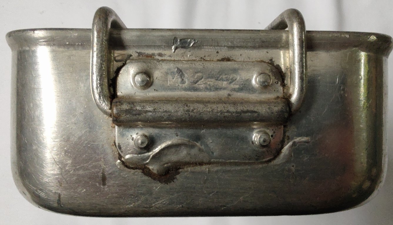 A pair of WW2 British Army messtins