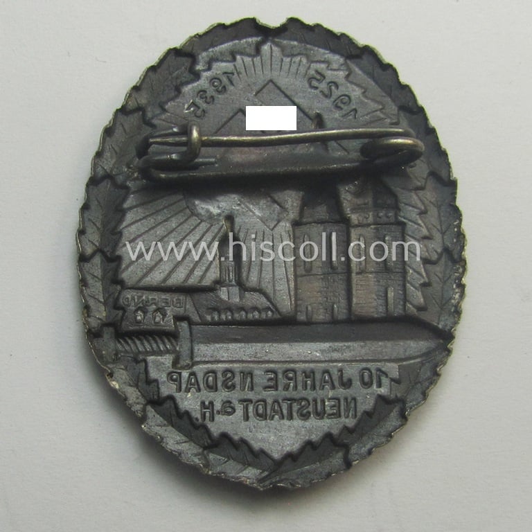 Unusual, commemorative - tin-based- and bright silverish-grey-coloured - N.S.D.A.P.-related 'tinnie' being a non-maker-maker-marked example showing the text: '1925-1935 - 10 Jahre NSDAP - Neustadt a.H.'