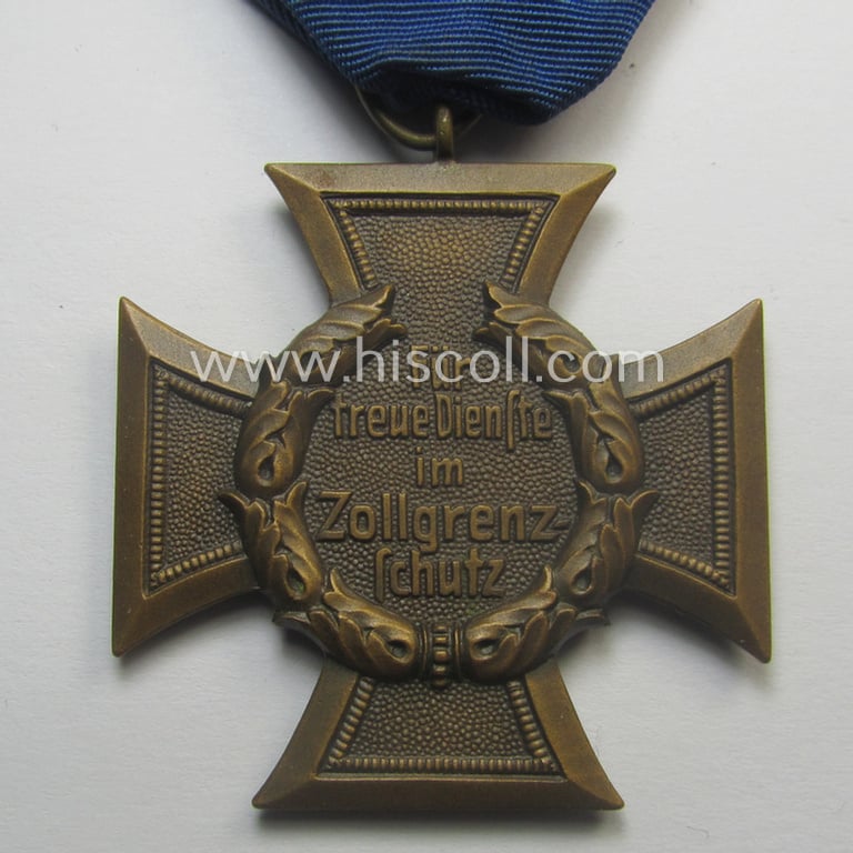 'Zollgrenzschütz-Ehrenzeichen' (or: customs loyal-service medal) that came mouted onto its full-length ribbon (ie. 'Bandabschnitt')