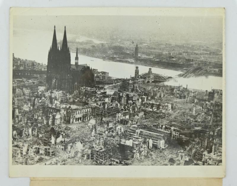 US WW2 Press Photo 'Cologne 1945'