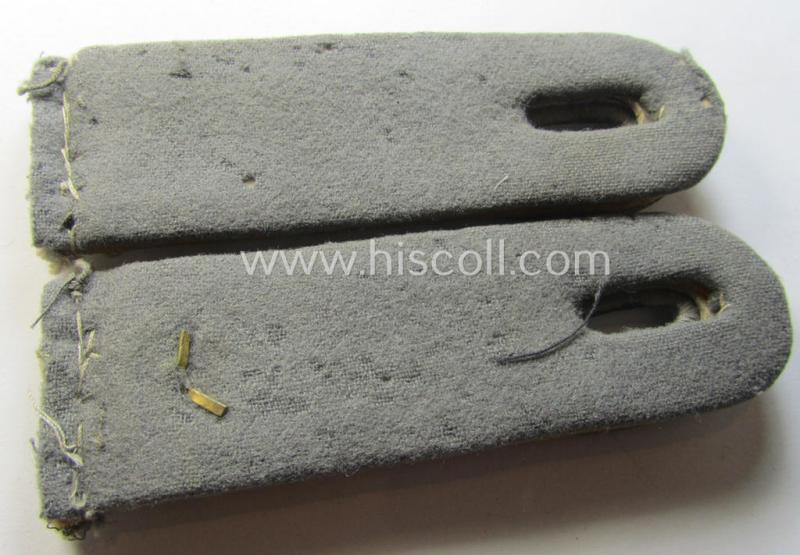 Attractive - and/or fully matching and actually scarcely encountered! - pair of WH (Heeres) neatly 'cyphered', officers'-type shoulderboards as was intended for a: 'Hauptmann der Reserve des Kav.- o. Aufkl.-Schützen-Regiments 11'