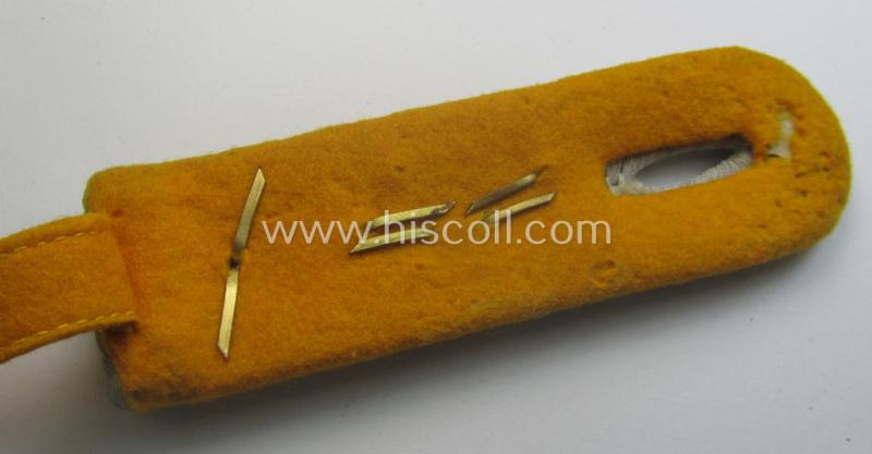 Single - but nevertheless fairly rarely seen! - WH (Heerer) neatly 'cyphered', officers'-type shoulderboard as was intended for an: 'Oberleutnant des Kavallerie-Aufklärungs-Abts. 6'