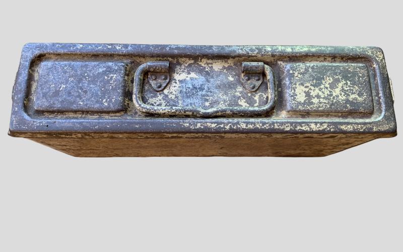 MG 34/42 Steel Ammo Case -shrapnel damage-
