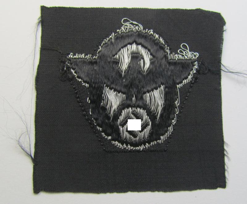 Attractive - and nowadays scarcely encountered! - police ie. 'Polizei'- (ie. 'SS-Polizei'-) flatwire 'BeVo'-woven, officers'-pattern cap-eagle (ie. 'Adler für Offiziers-Schiffchen o. Einheitsfeldmütze der Polizei o. SS-Polizei')