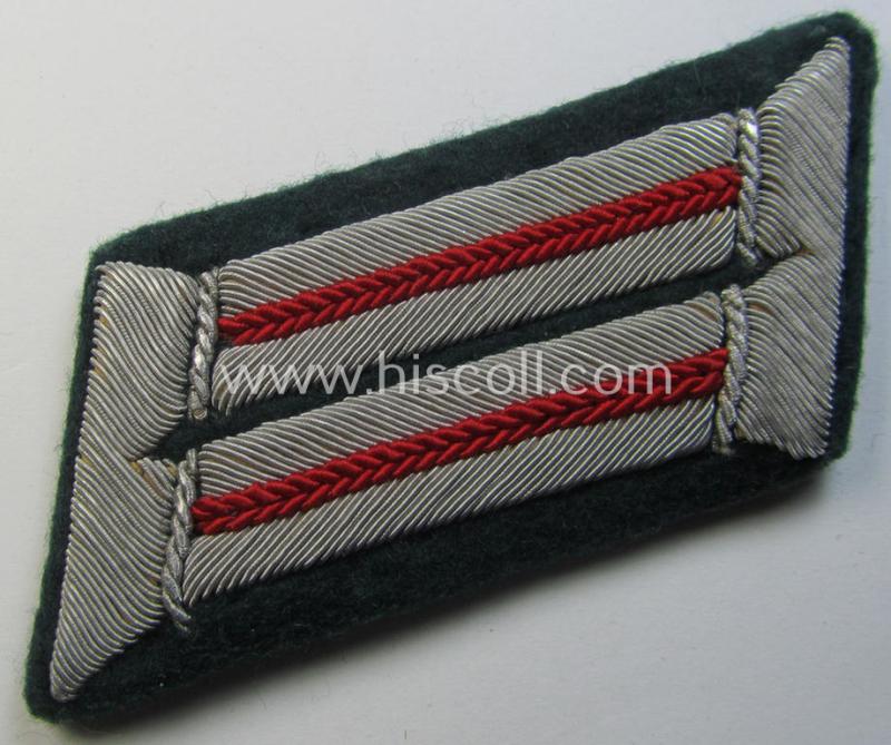 Moderately used - and fully matching! - pair of WH (Heeres) officers'-type collar-tabs, as was piped in the bright-red-coloured branchcolour as was intended for usage by an: 'Offizier der (Sturm)Artillerie-Truppen'