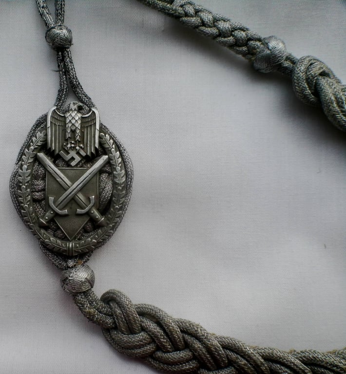 A Heer Marksmanship Lanyard Grade 1 (Heer Schützenschnur) 2nd pattern variant