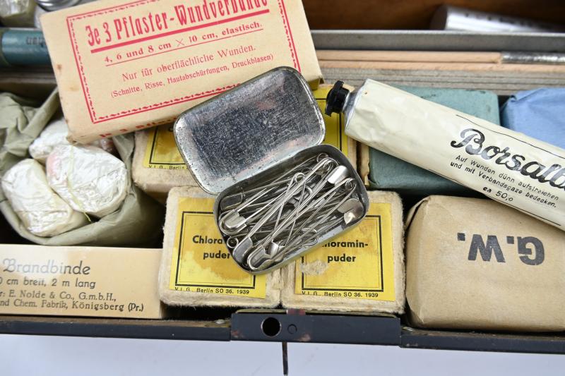 German LS First Aid Box 'Luftschutz Verbandkasten'