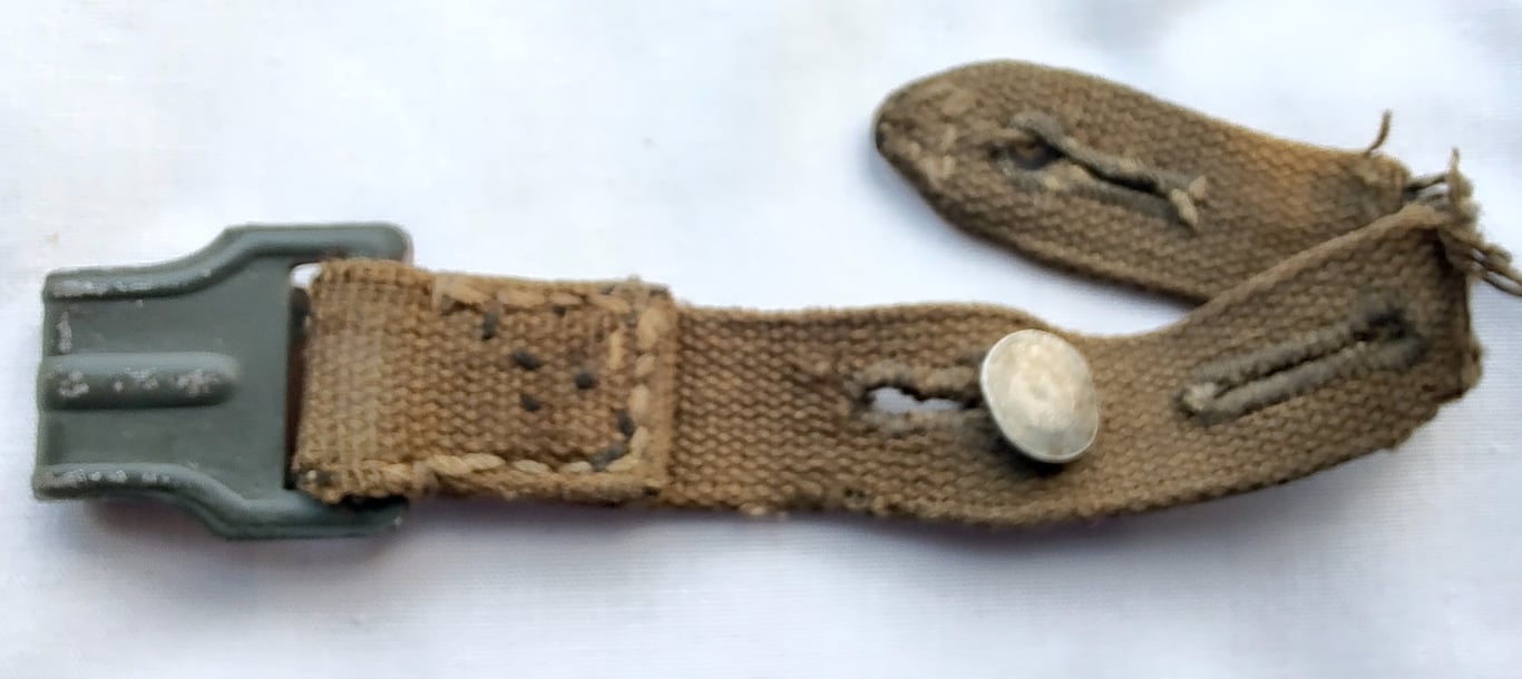 Wehrmacht gas mask canister short belt strap with hook