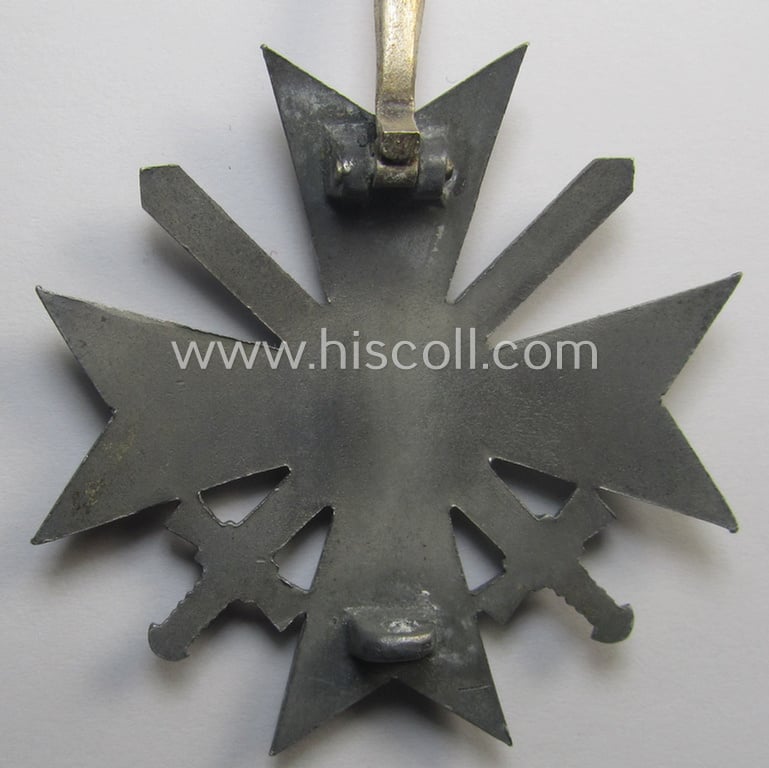 'KvK 1. Klasse mit Schwertern' being a neatly maker (ie. '4'-) marked example that comes in its non-maker- (but luxuriously-styled!) etui as issued