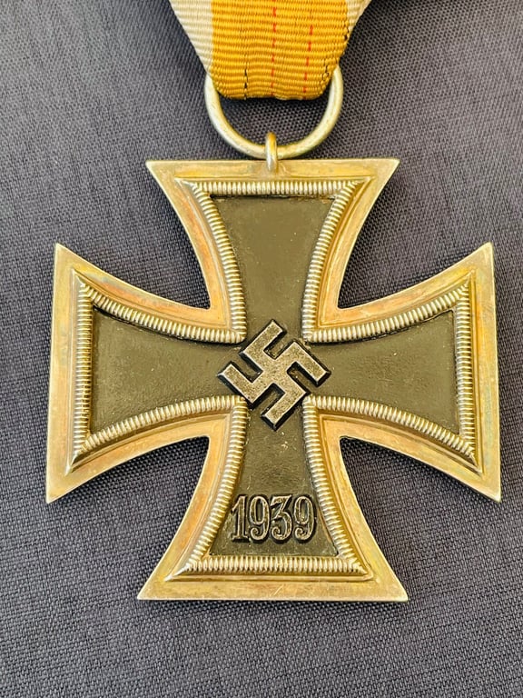 RARE WWII IRON CROSS 2RD CLASS RING STAMPED 4, STEINHAUER & LUCK OF LUDENSCHHELD WITH ORANGE RIBBON.