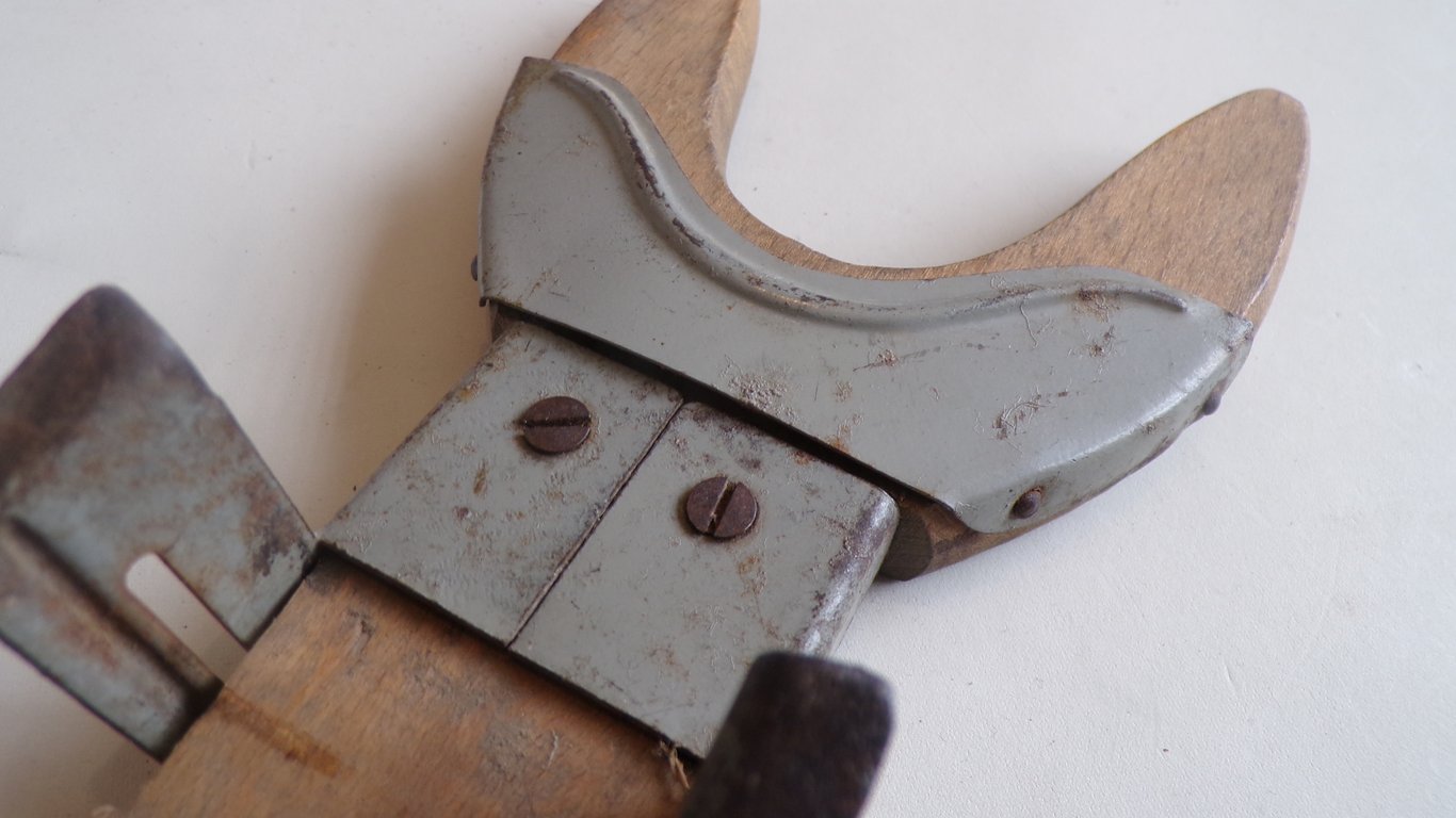 Folding Officer's Boot Jack - Rekord