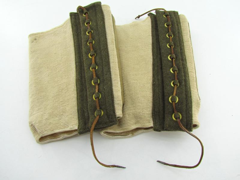 Single British WWII Paratrooper Knee Pad