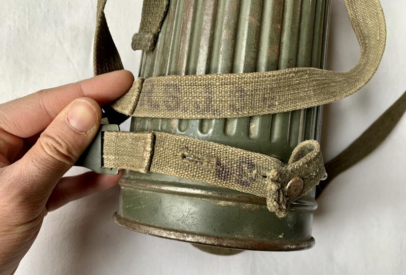 WH (Heer) M30 Gasmask and Canister