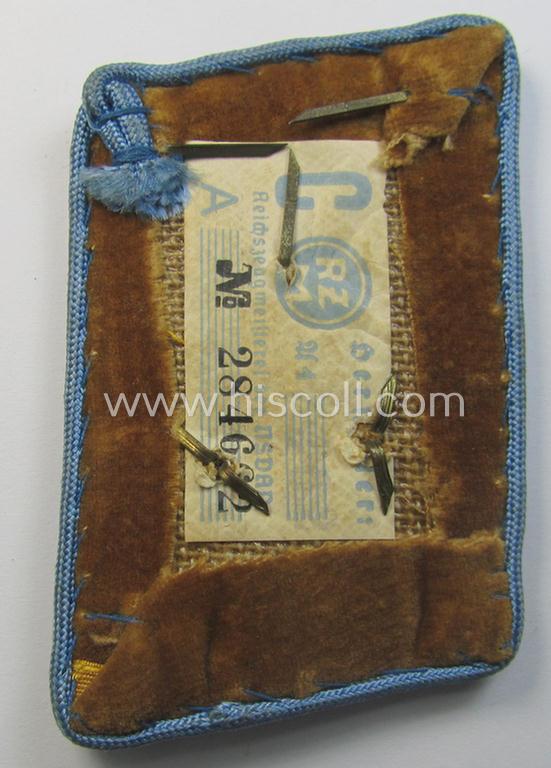 Attractive - albeit single! - N.S.D.A.P.-type collar-patch (ie. 'Kragenspiegel für pol. Leiter') being a piece as intended for usage by an: 'N.S.D.A.P.-Oberbereitschaftsleiter' at 'Orts'-level and that comes in a moderately used ie. worn-, cond...