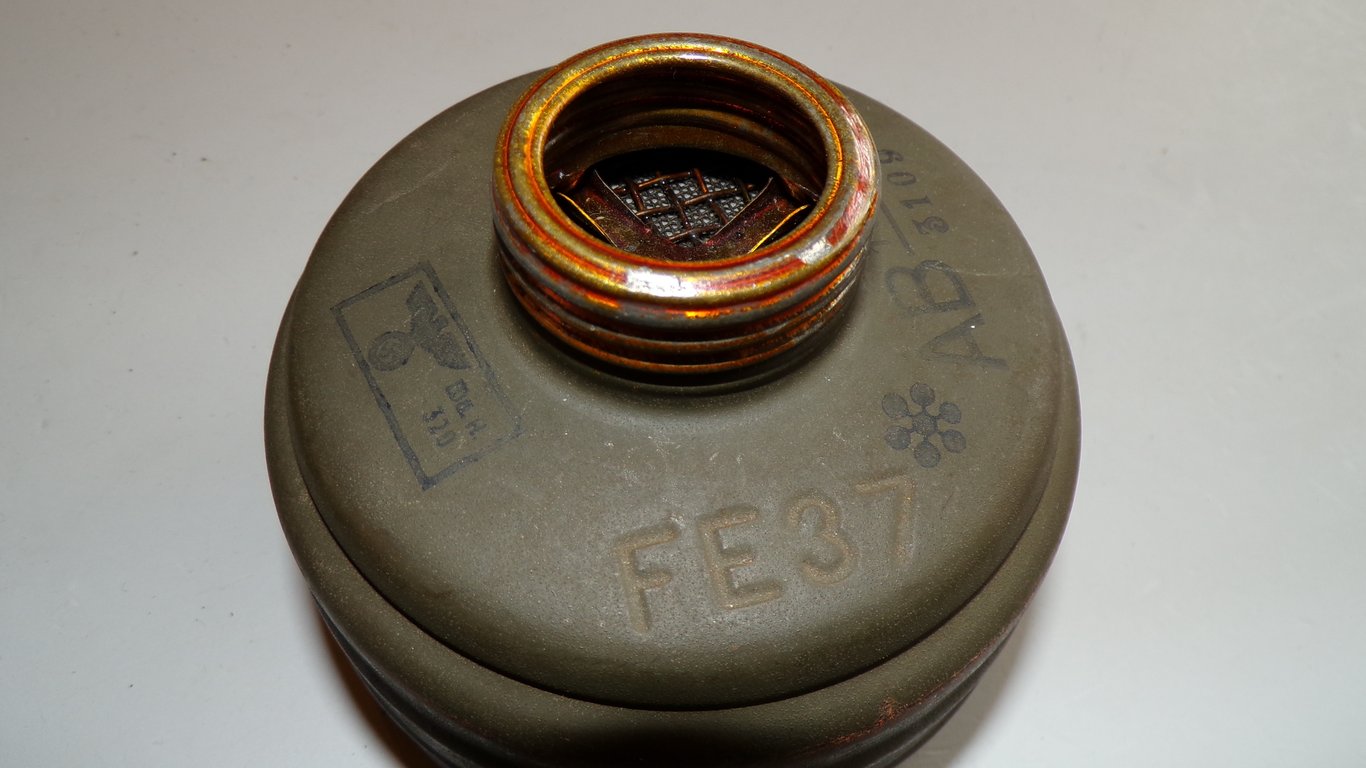 named and unit marked GM30 Gasmaske