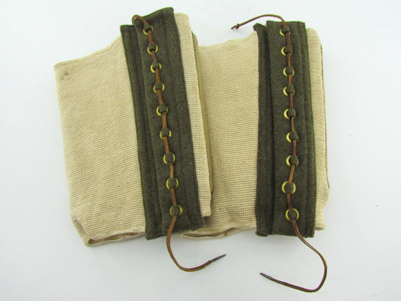 Single British WWII Paratrooper Knee Pad