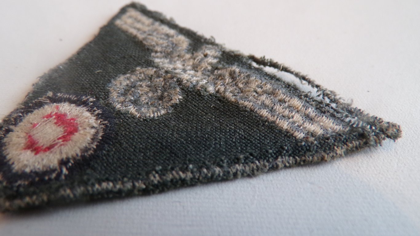 Cap removed M43 cap trapezoid