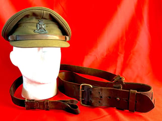 BRITISH WWII WILTSHIRE REGIMENT OFFICERS VISOR CAP, BELT...