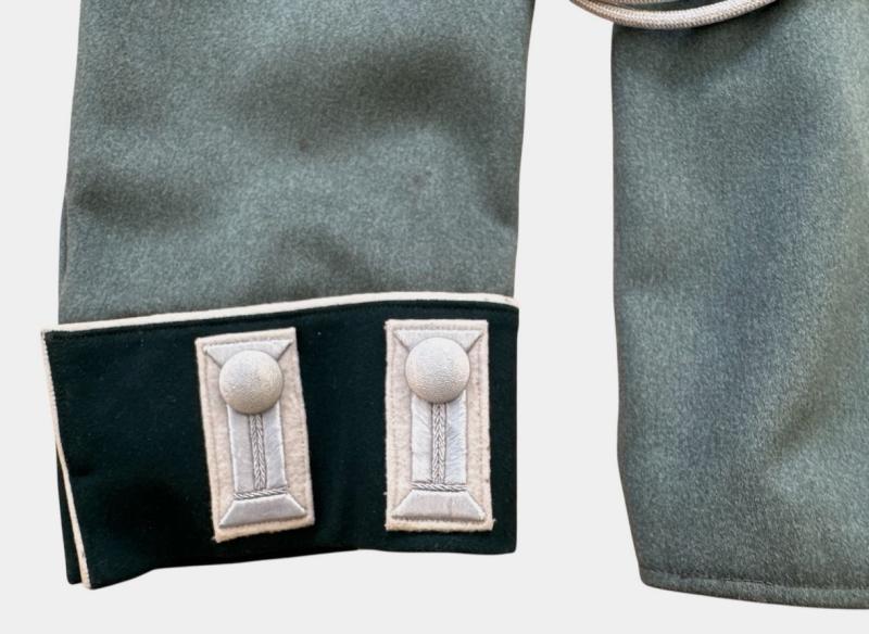 Wehrmacht (Heer) Infantry Officer’s "Waffenrock" – Hauptmann