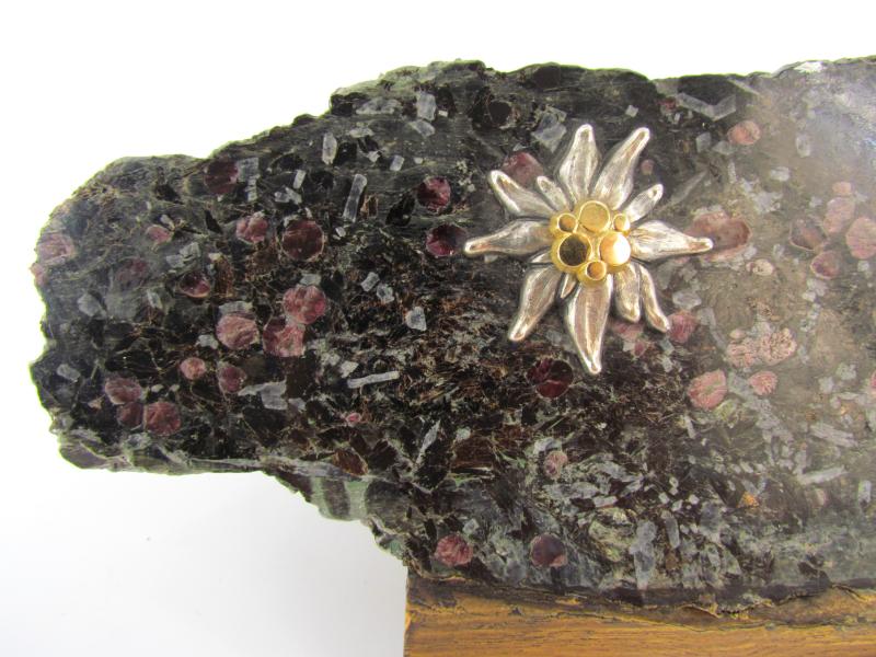 Paper weight for on the desk ( Edelweiss )