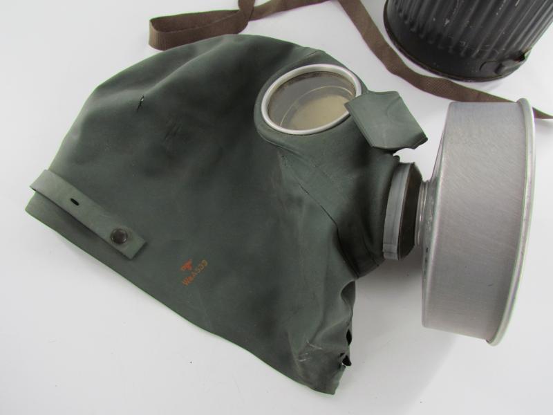 German Civilian Gasmask ( Volksgasmaske ) in Canister
